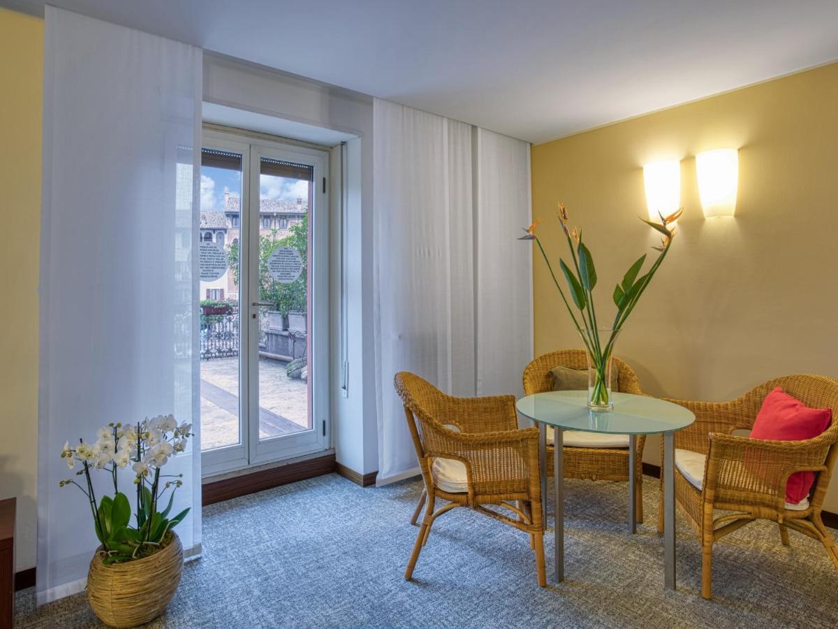 Hotel Piroscafo เดเซนซาโนเดลการ์ดา ภายนอก รูปภาพ